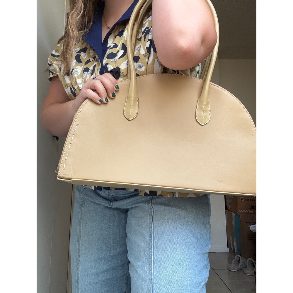 Vintage Newport News Leather Half Moon Shoulder Bag Large Sesame Beige Old Money